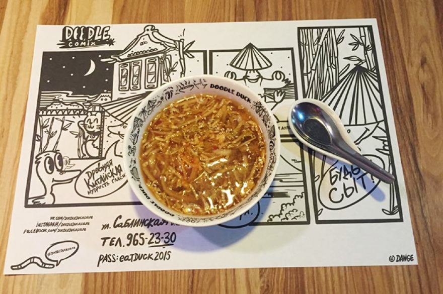 Кимчи В паназиатском Doodle Duck делают суп с кимчи — так в Корее называется квашеная пекинская капуста, приправленная красным перцем, луком, имбирем